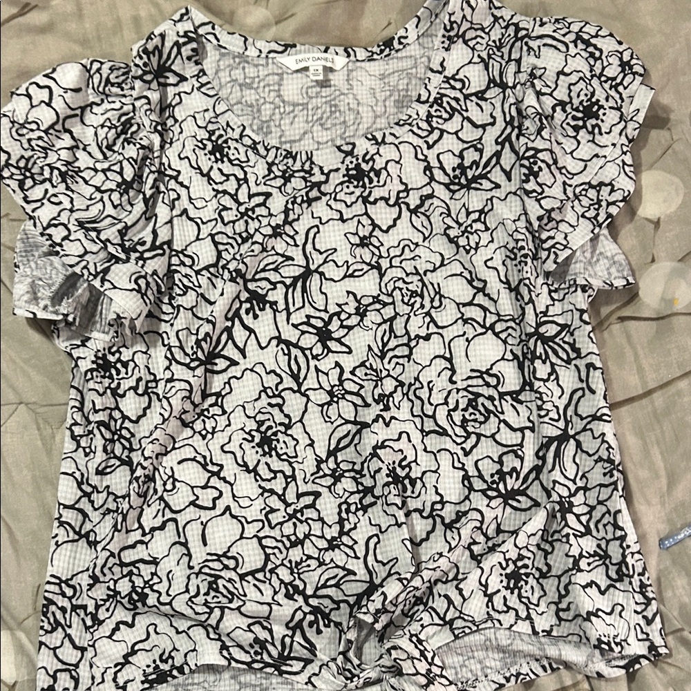 Chic Black and White Floral Women's Blouse